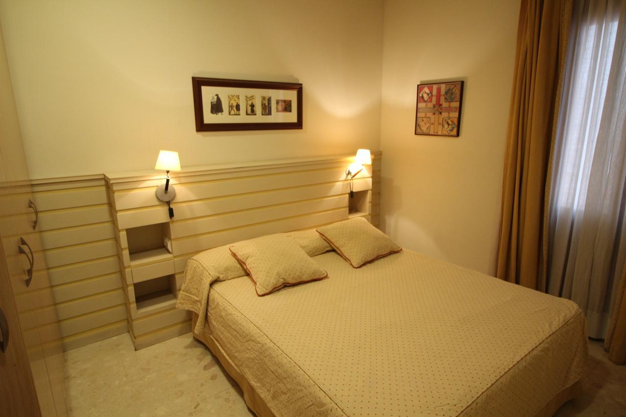 Apartaments St. Jordi Comtal Барселона Екстер'єр фото