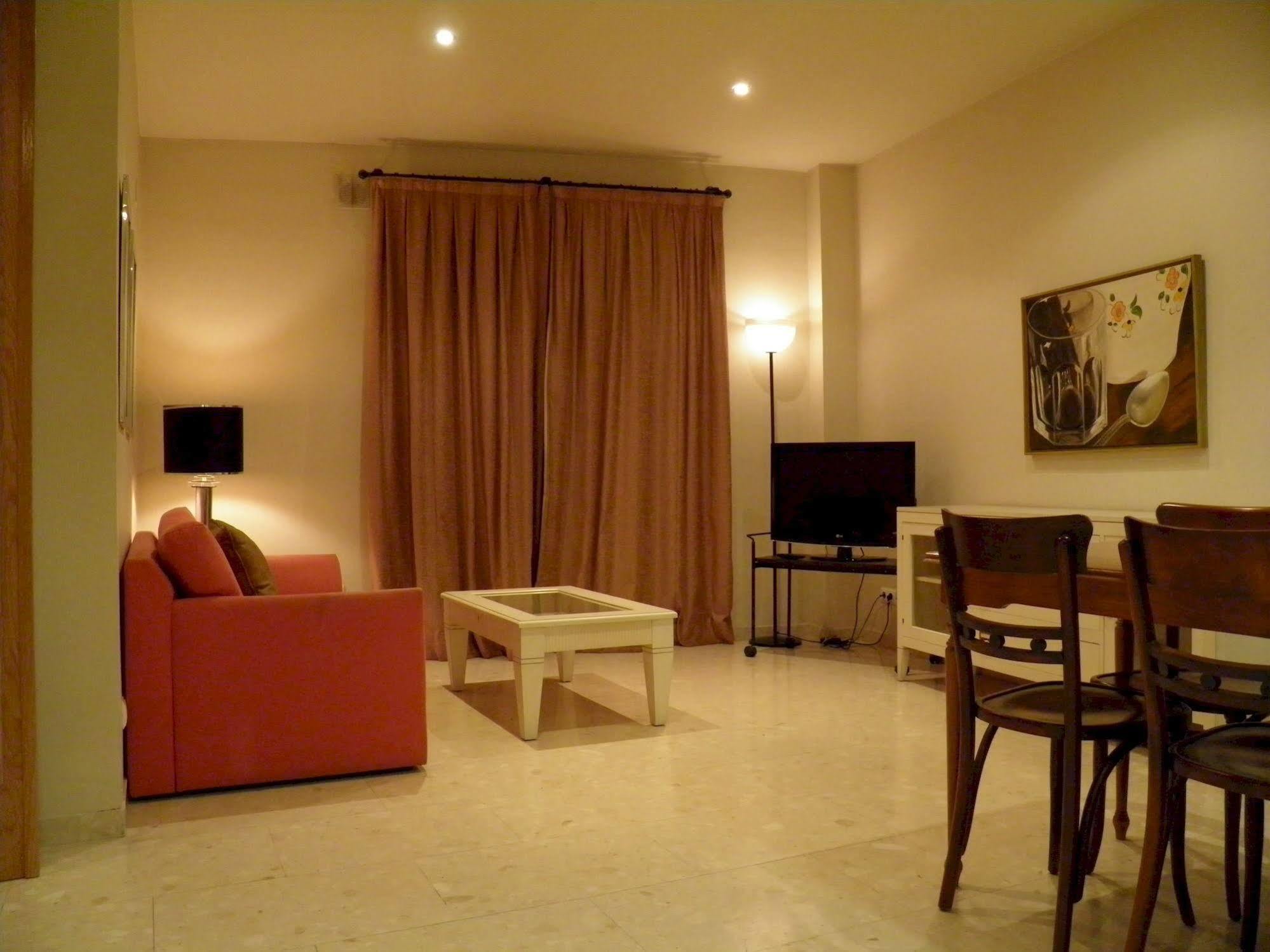Apartaments St. Jordi Comtal Барселона Екстер'єр фото
