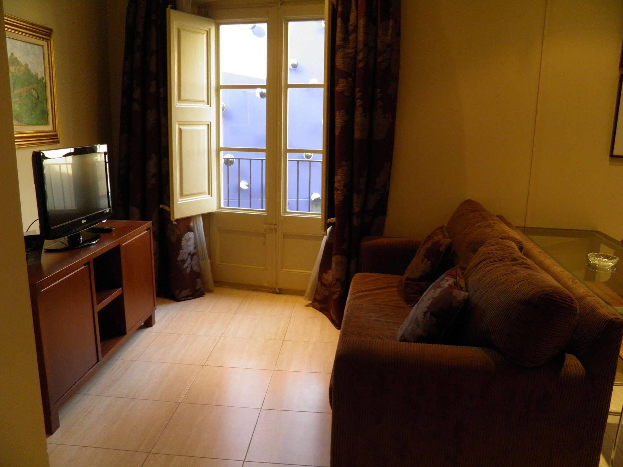 Apartaments St. Jordi Comtal Барселона Екстер'єр фото