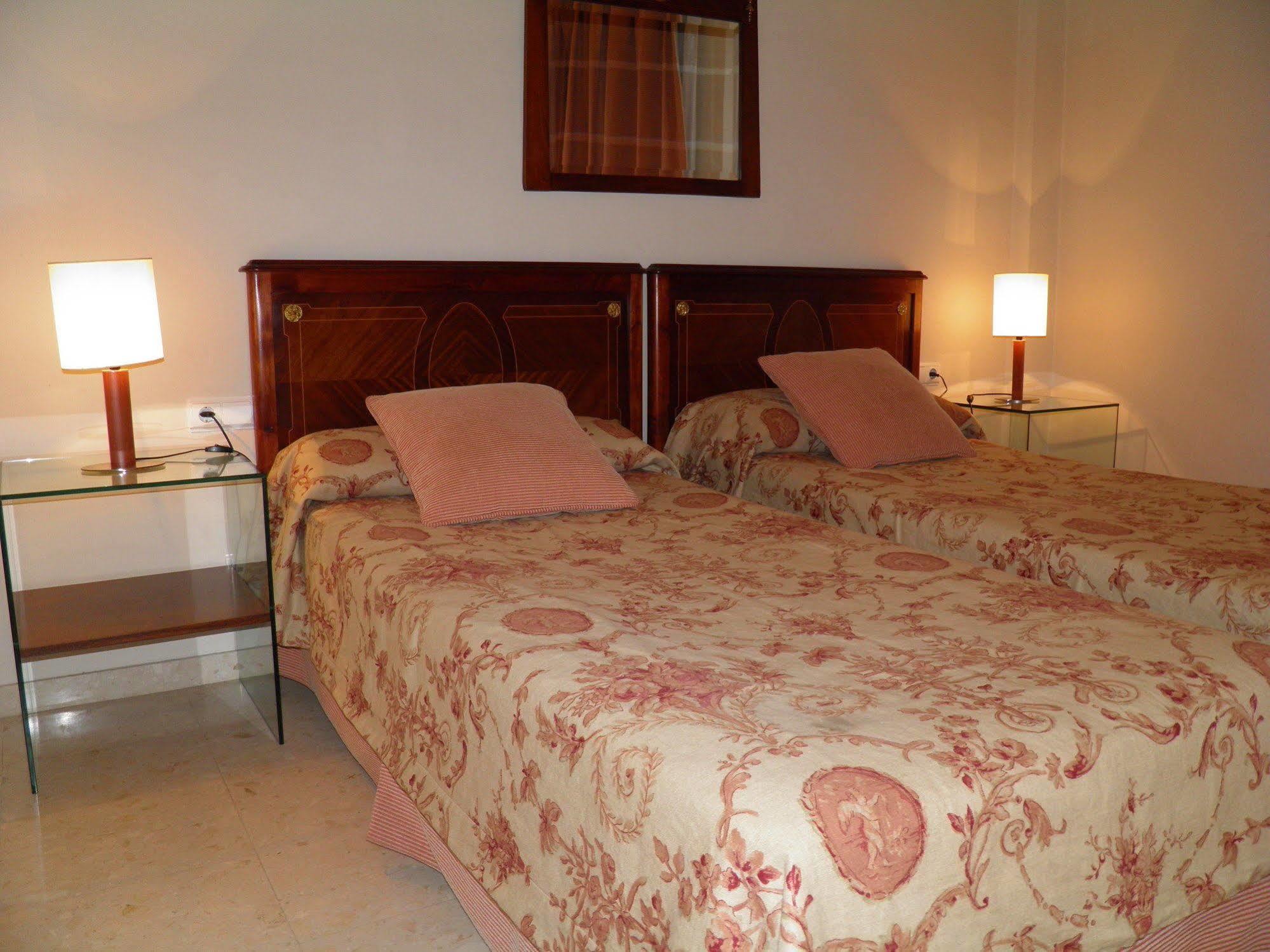 Apartaments St. Jordi Comtal Барселона Екстер'єр фото