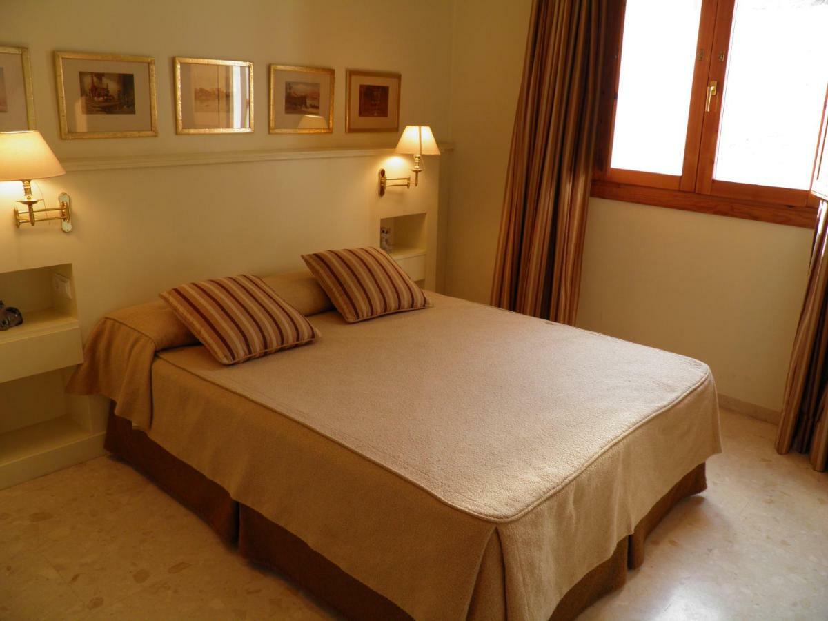 Apartaments St. Jordi Comtal Барселона Екстер'єр фото